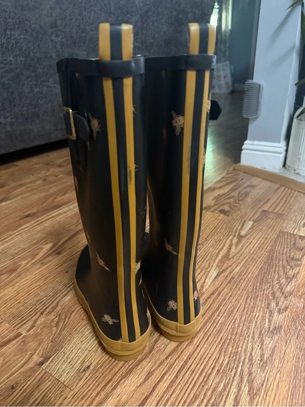 Joules WellyPrint High Shaft Waterproof Rain Boots Bee Pattern Size 7